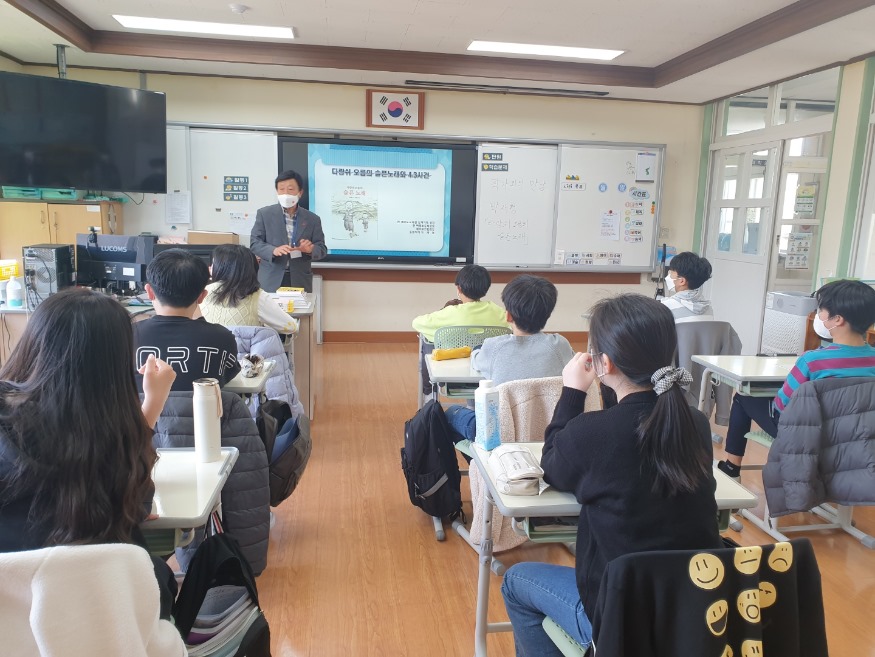 일괄편집_7_1.송당초, 문학과 예술로 만나는 화해와 용서의 43 평화 인권 주간 운영1.jpg