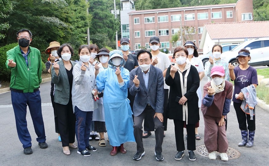 [크기변환]윤병태 나주시장, 추석 맞이 사회복지시설 위문1.jpg