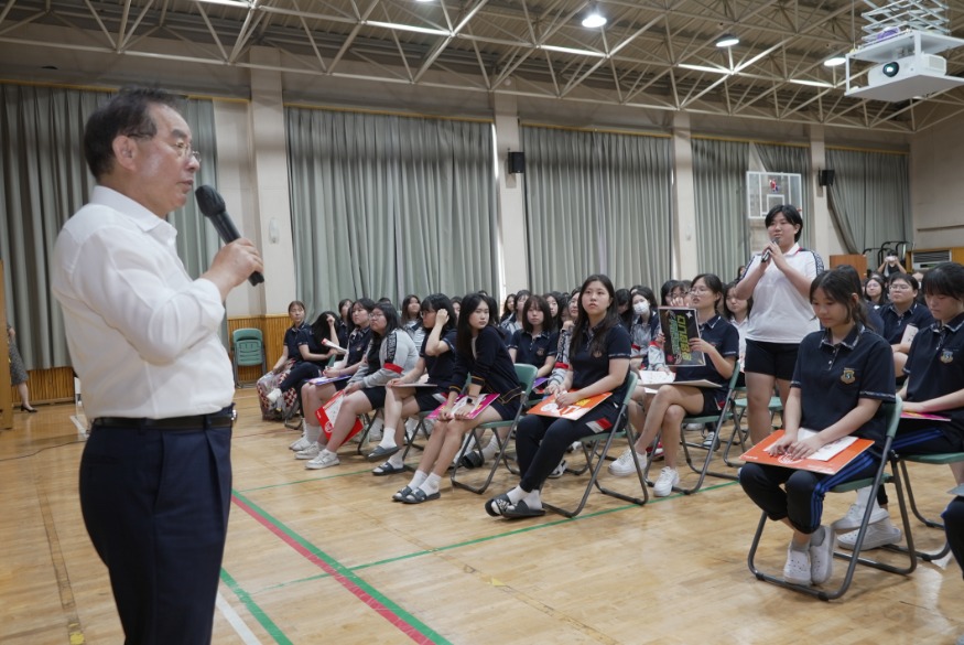 20240909 하윤수 교육감 9일 서여자고 학생 대상 법교육 특강(사진설명)_붙임4.jpg