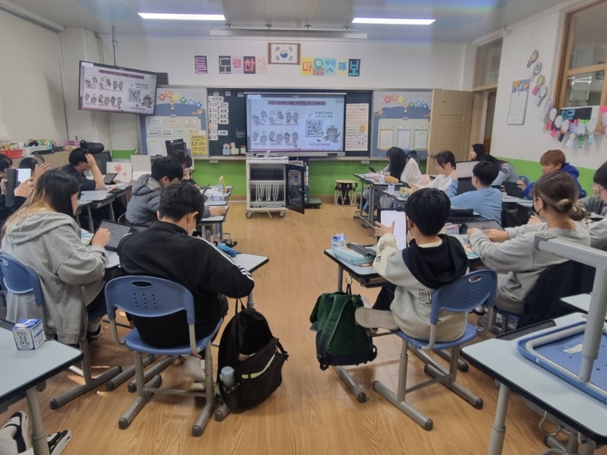 일괄편집_사본 -붙임2) ‘사이좋은 디지털 프렌즈’ 현장 교육 모습_1.jpg