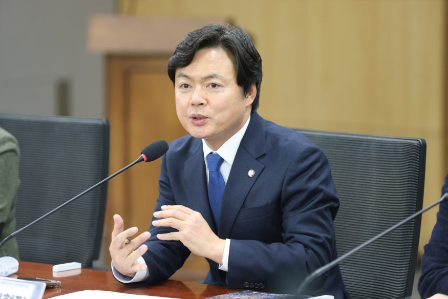 일괄편집_김현정사진_250108.jpg
