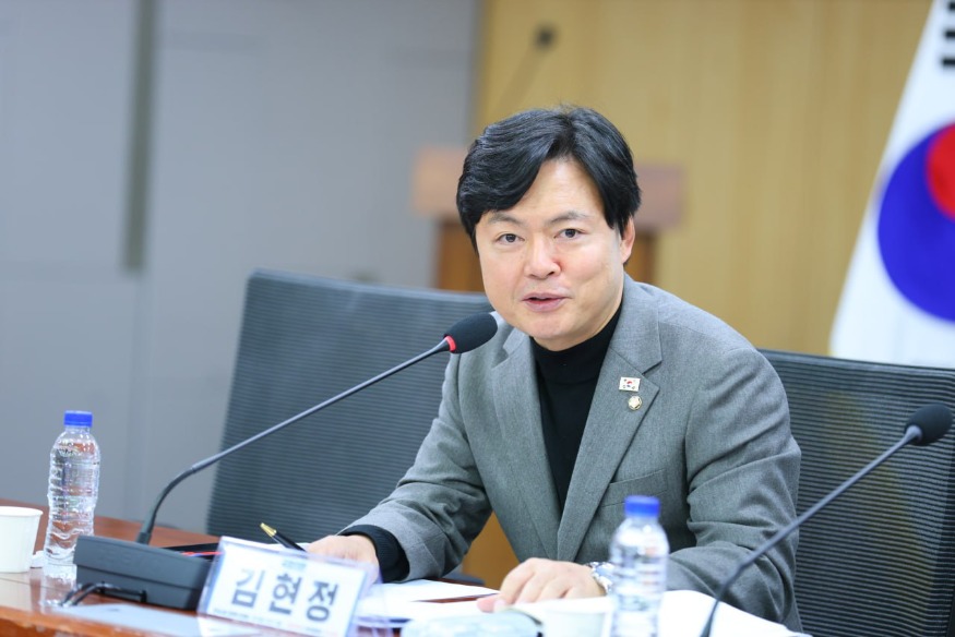 일괄편집_사진_김현정 국회의원.jpg