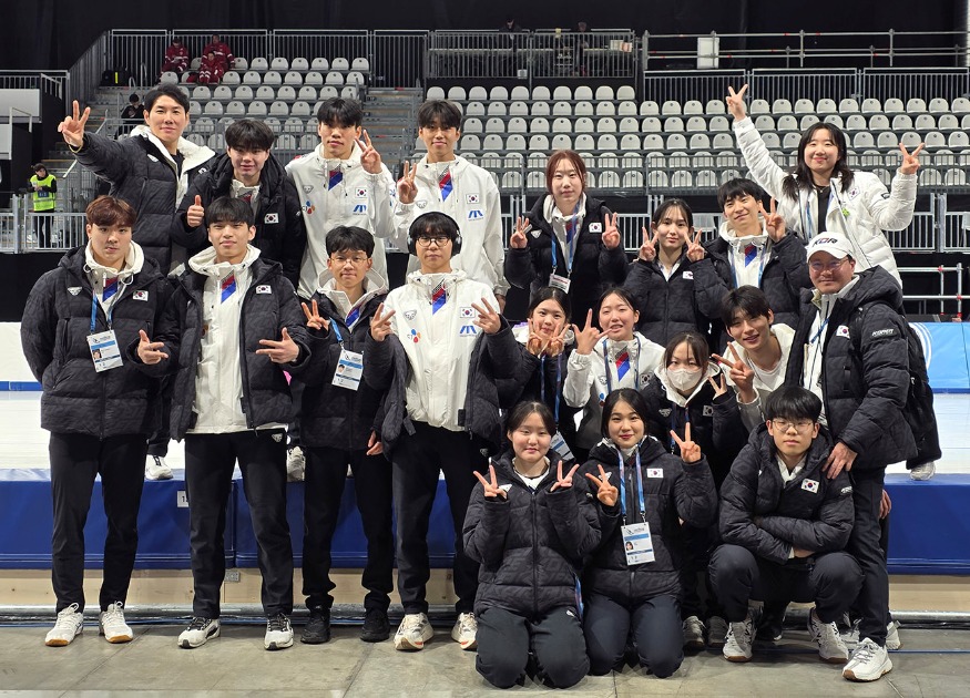 사진1. 한국 주니어 스피드스케이팅 선수단_2526 주니어 월드컵 1차대회_251130.jpg
