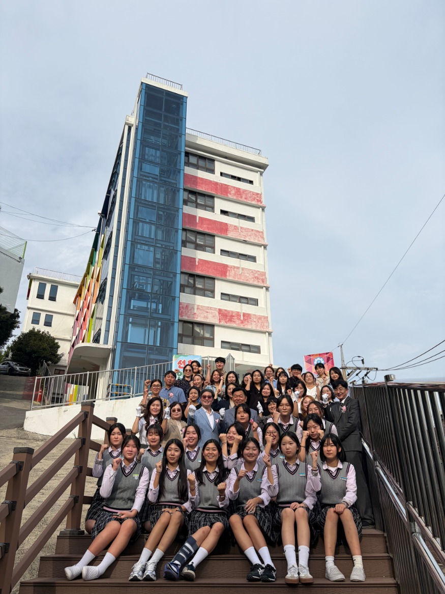 20260930 부산선화여중, 학생 안전 위한‘선화 안전 나무 통학로’개통_붙임2.jpg